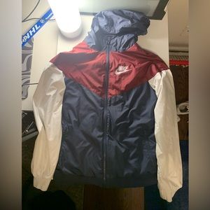 Nike rain jacket/windbreaker kids XL fits great